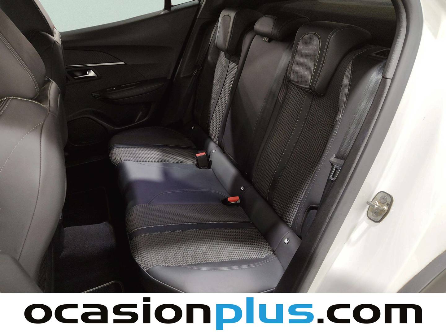 Foto asientos traseros Peugeot 2008 Peugeot 2008 PureTech 130 S&S GT EAT8 (130 CV)
