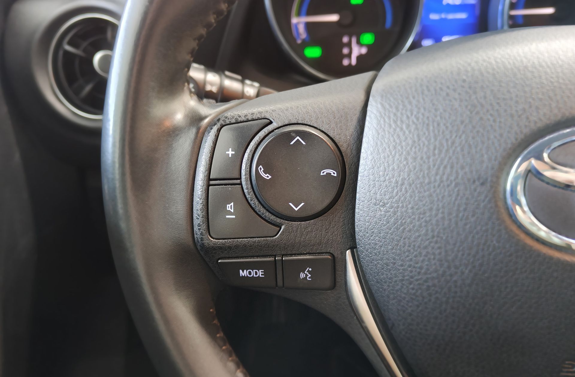 Toyota Auris 140H Touring Sports Active - foto 24