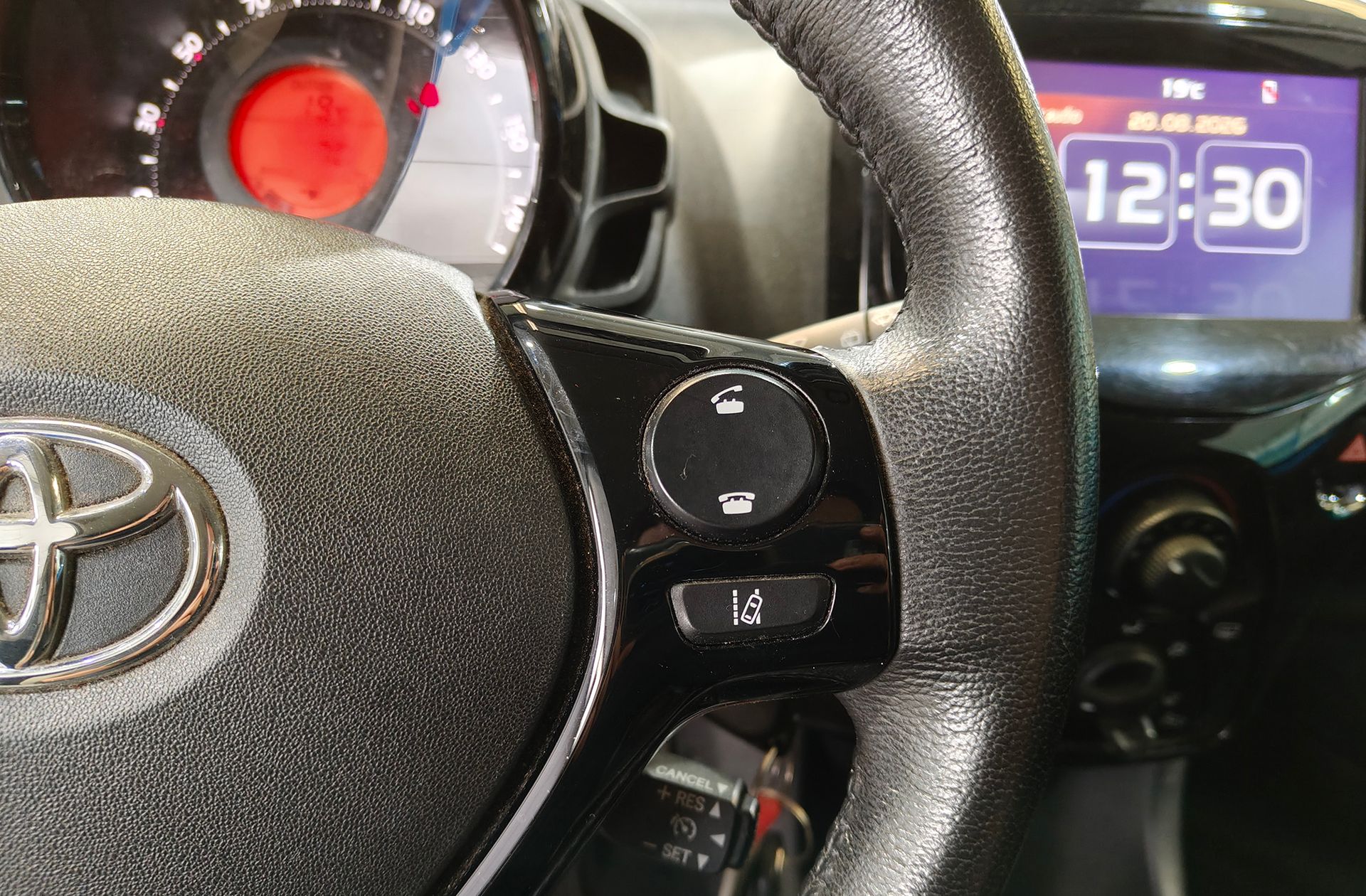 Toyota Aygo 1.0 70 x-play - foto 29