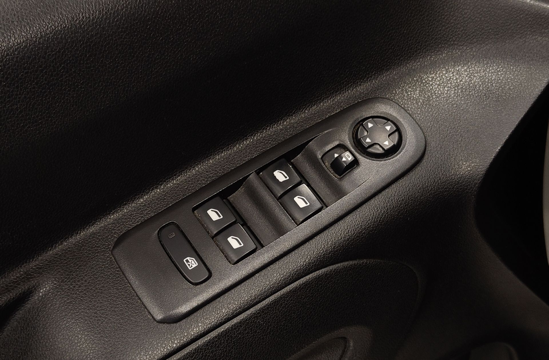 Opel Combo 1.2 Turbo Selective L - foto 33