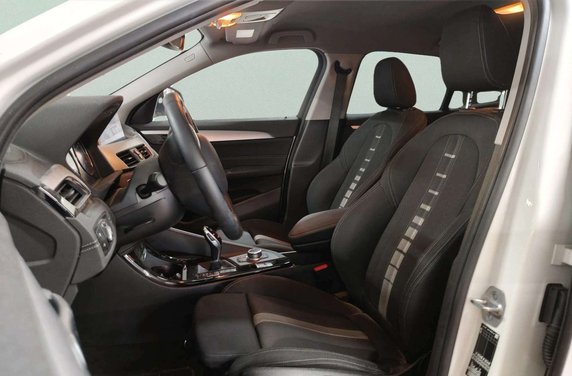 BMW X2 sDrive18d Business - foto 12