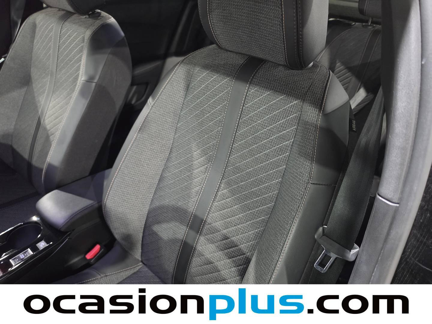 Acabados Peugeot 2008 Peugeot 2008 Allure Hybrid eDCS6 (145 CV)