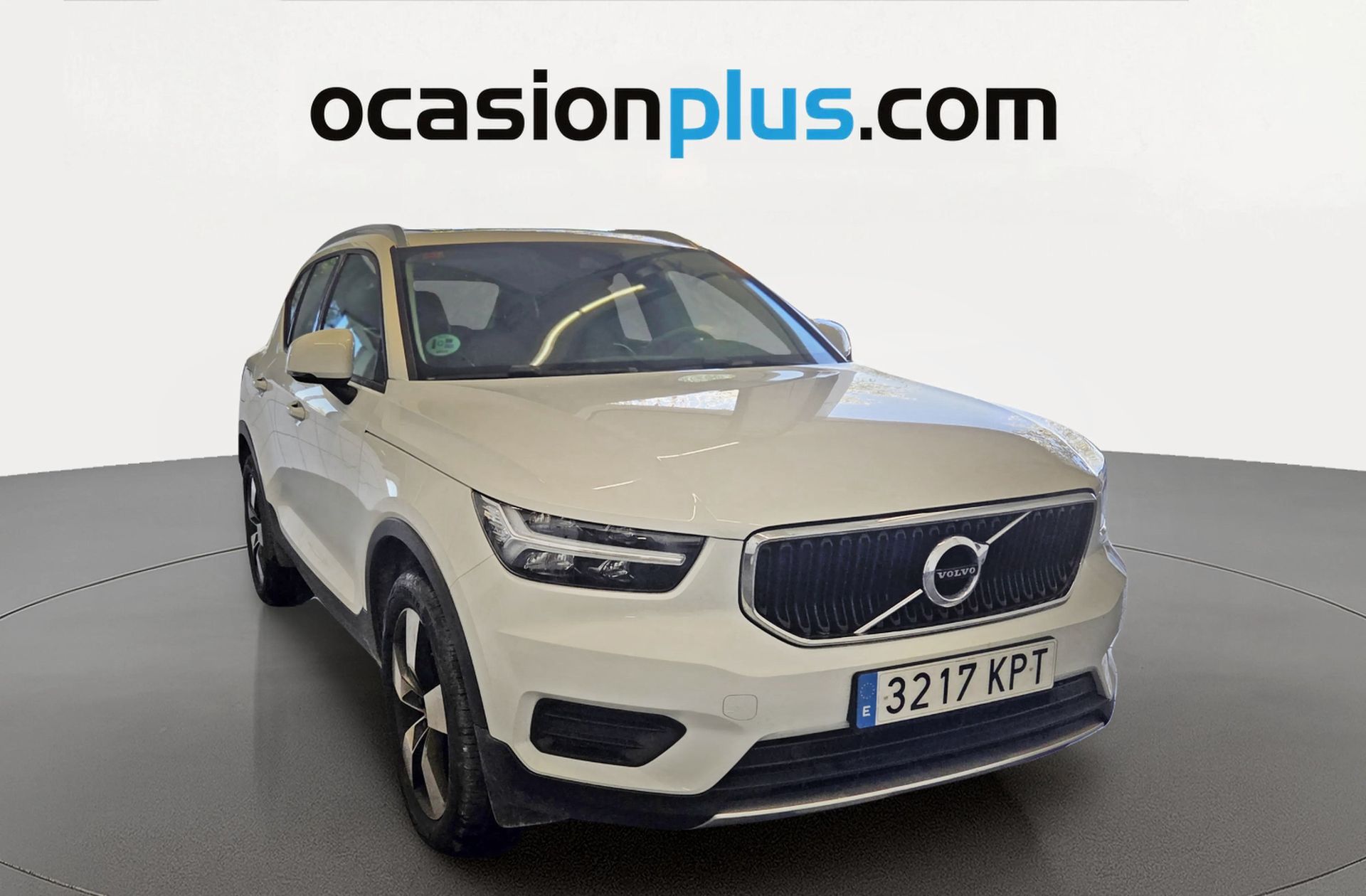 Volvo XC40 T3 Momentum - foto 2