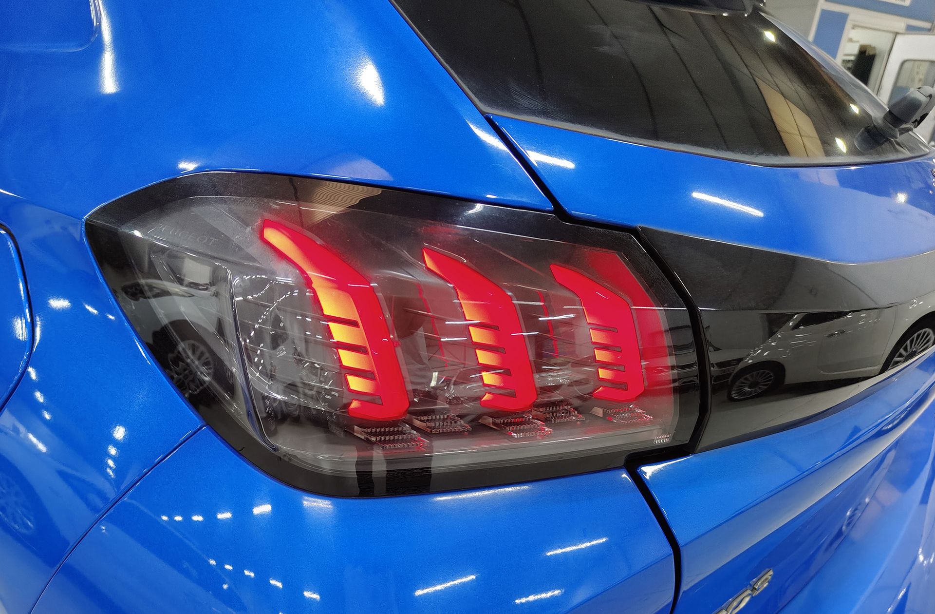 Peugeot 208 PureTech 100 Allure - foto 17
