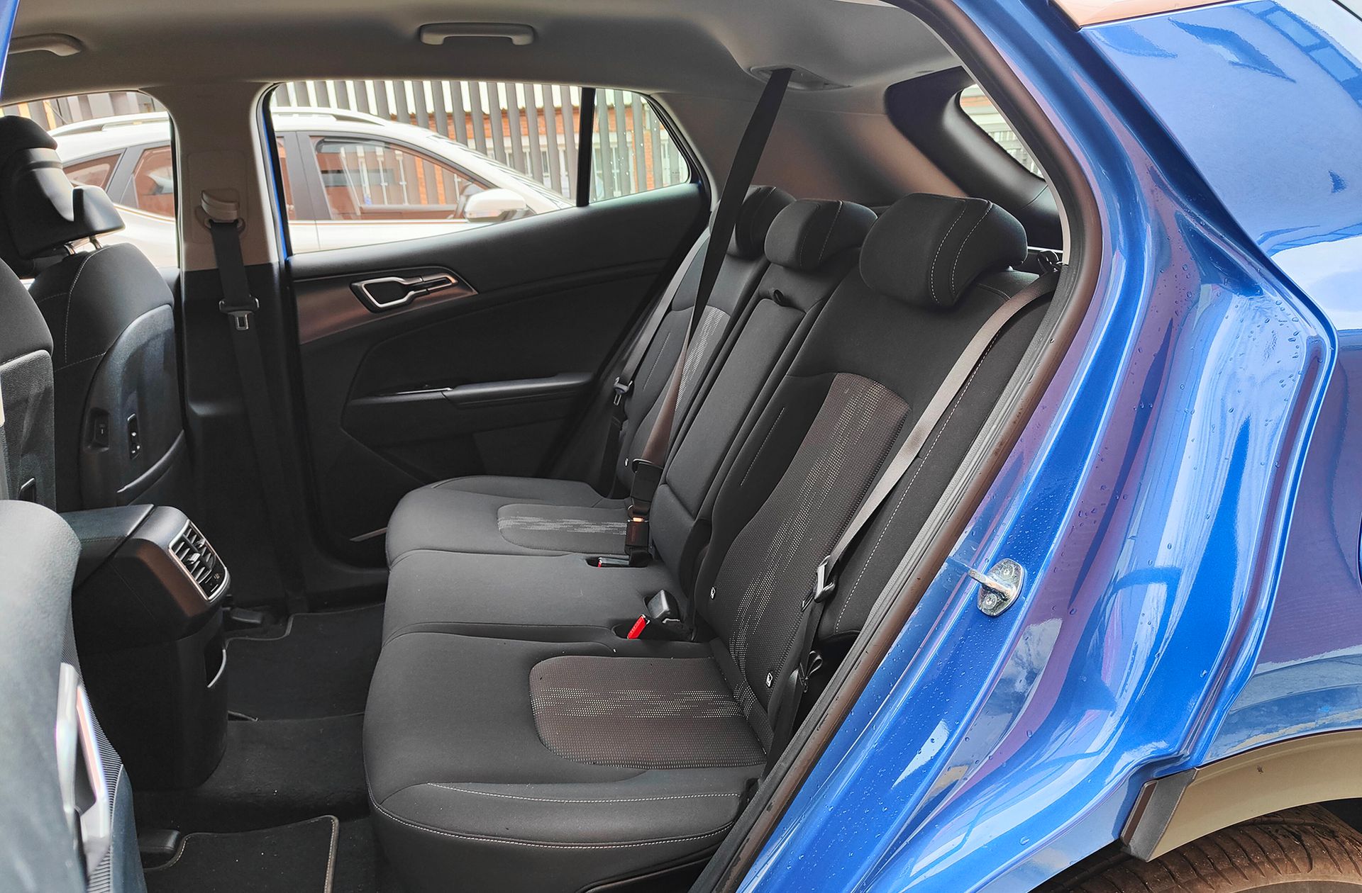 Kia Sportage 1.6 T-GDi PHEV Drive 4x4 - foto 12