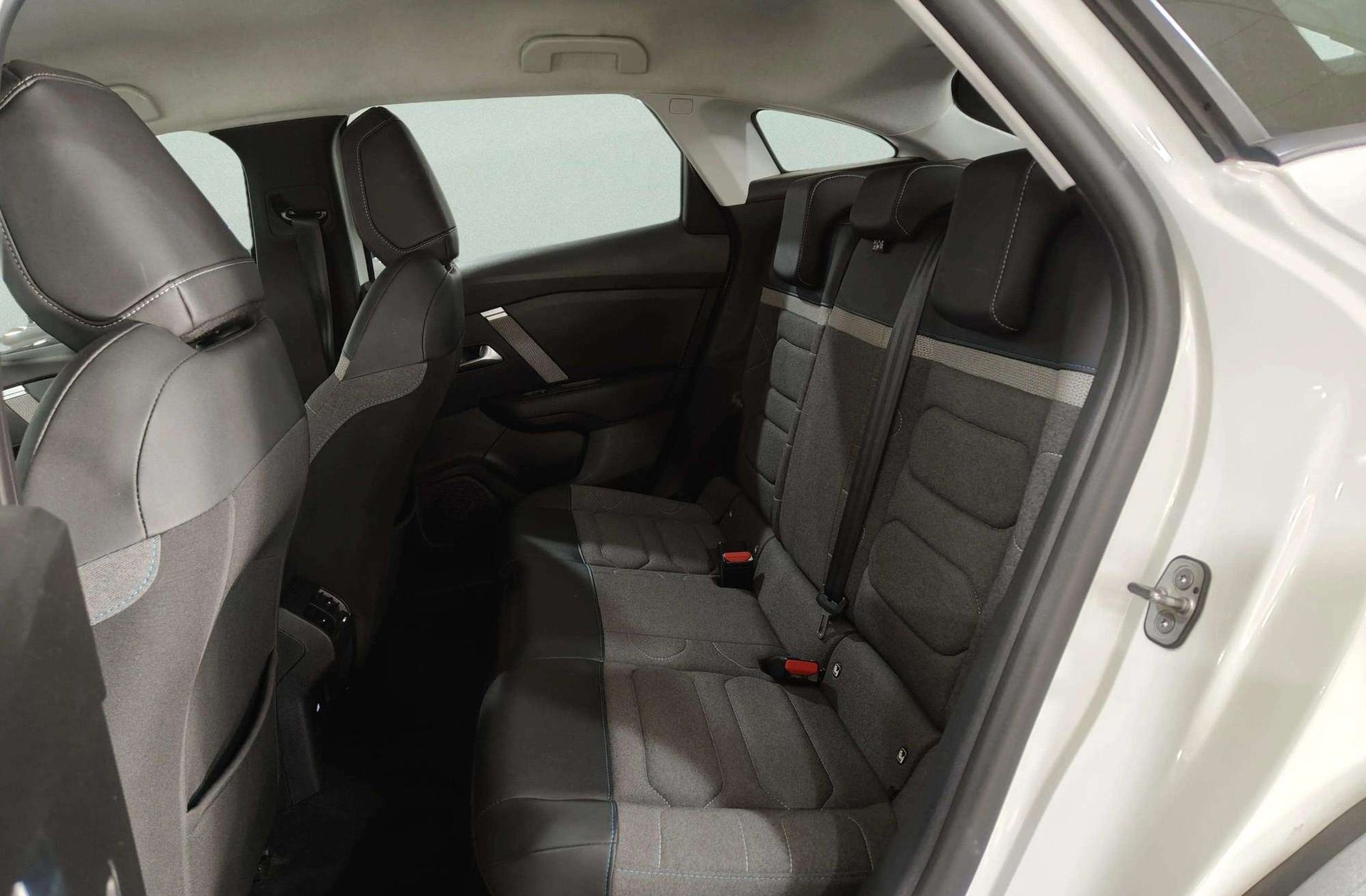Citroën C4 PureTech 130 Plus EAT8 - foto 10