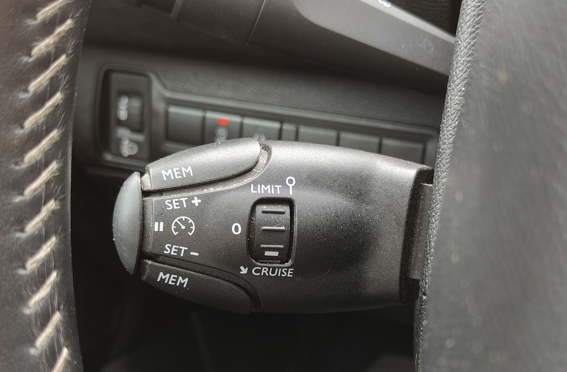 Peugeot 308 SW 1.2 PureTech Allure - foto 36