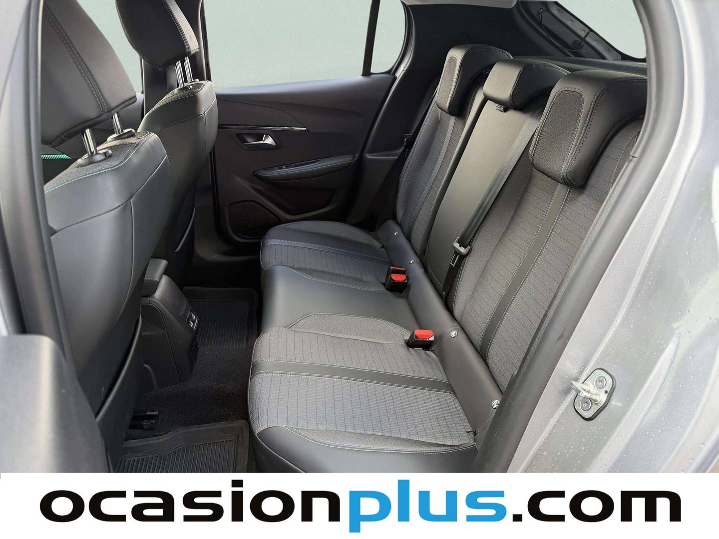 Foto Peugeot 208 Peugeot 208 PureTech 100 Allure Pack EAT8 75 kW (100 CV)