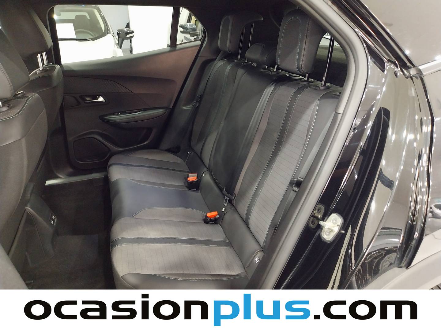 Foto Peugeot 2008 Peugeot 2008 PureTech 130 S&S Allure Pack (130 CV)