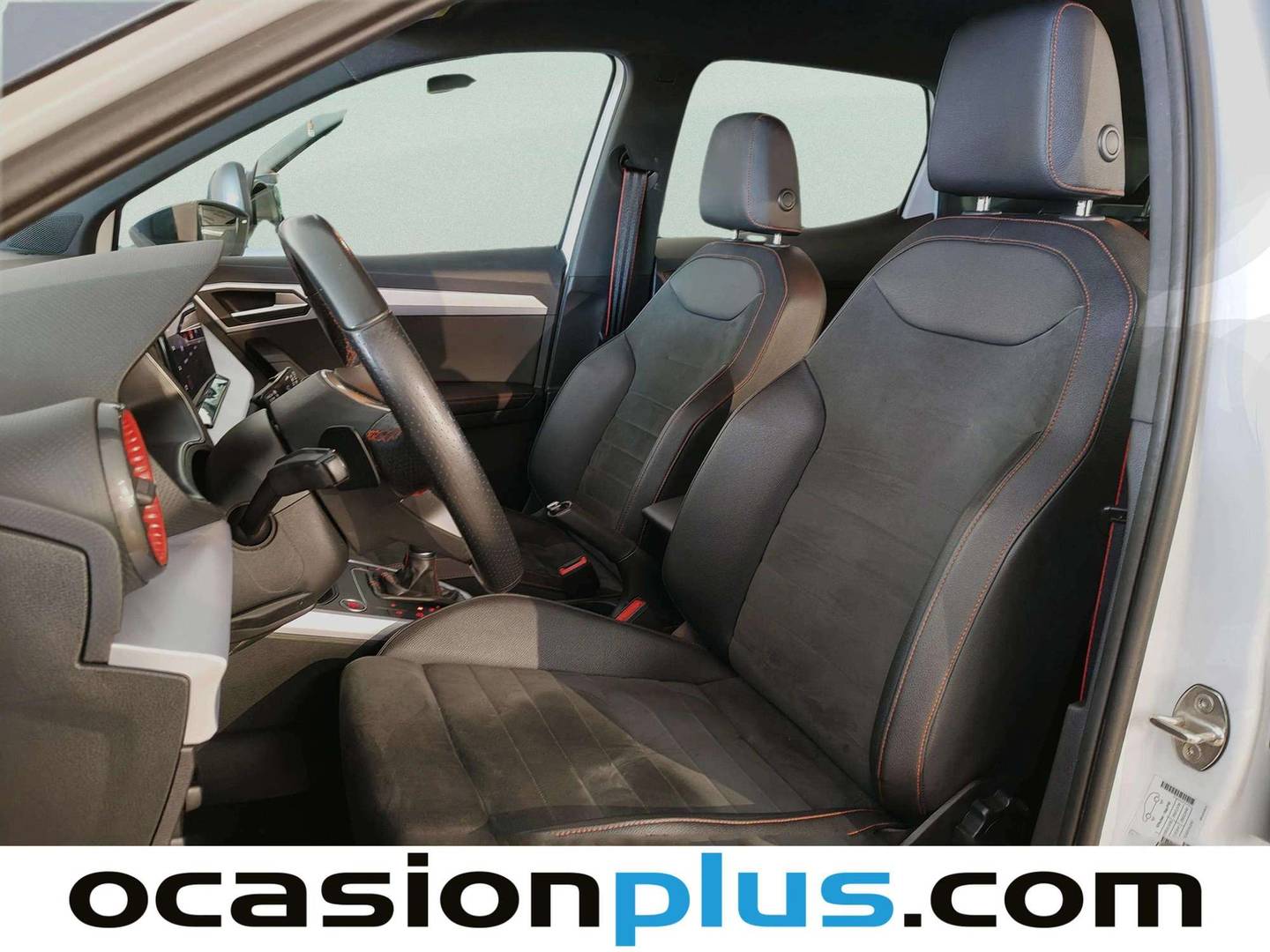 Foto asientos delanteros Seat Arona Seat Arona 1.5 TSI S&S FR XL DSG (150 CV)