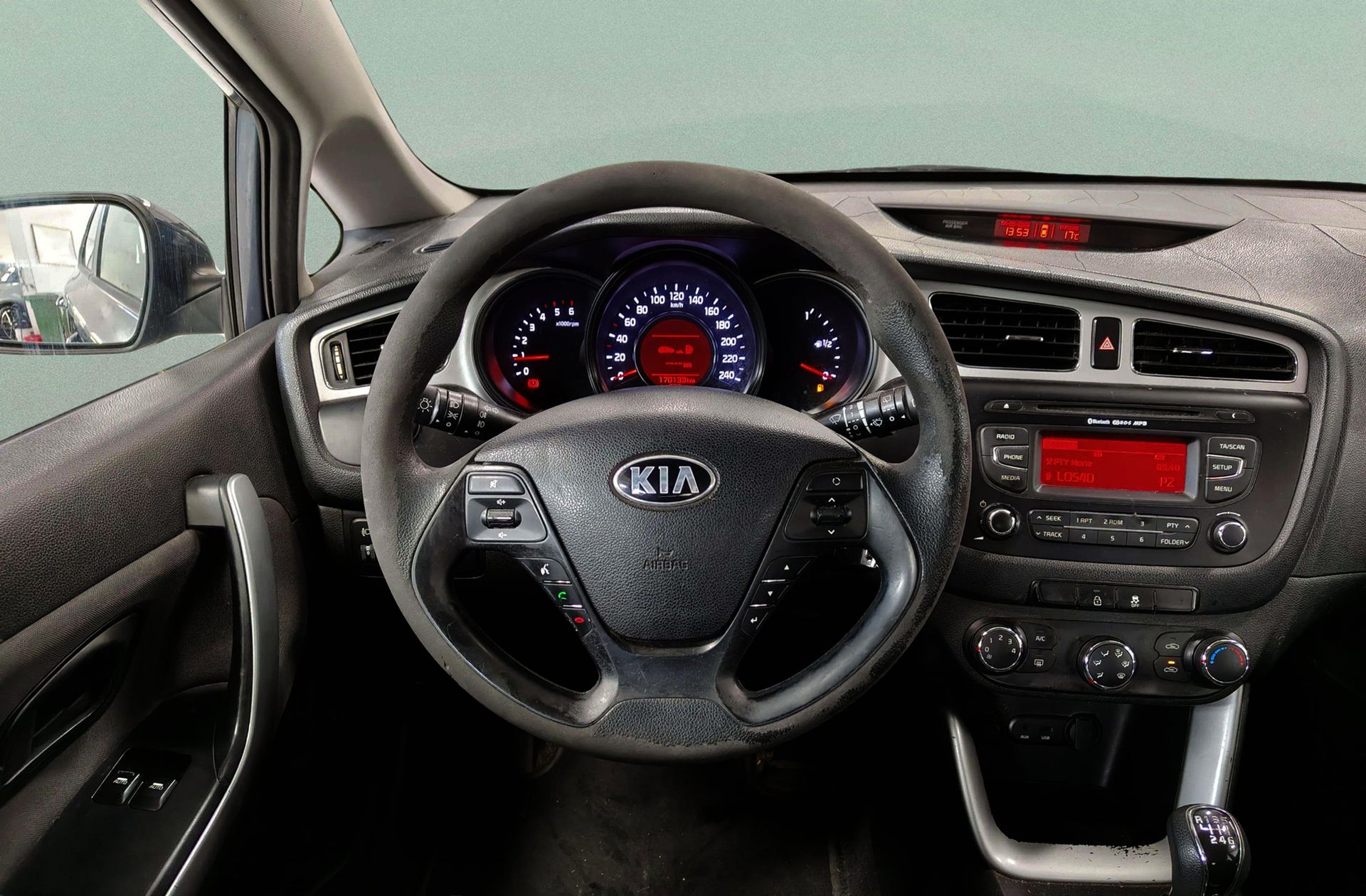 Kia Ceed 1.4 CRDi WGT Concept - foto 21