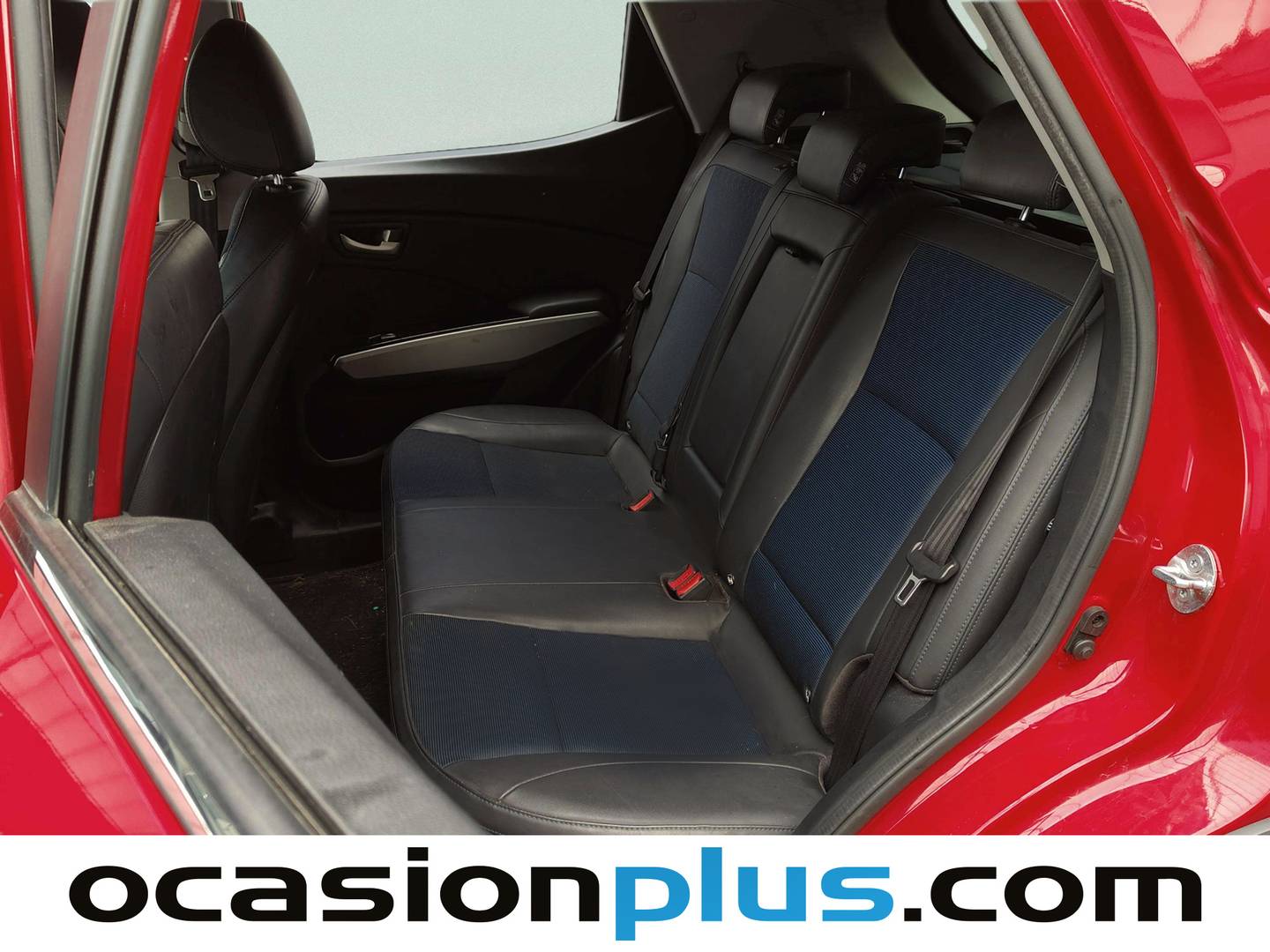 Foto SsangYong Tivoli Ssangyong Tivoli G16 1.6 Premium 4x2 (128 CV)