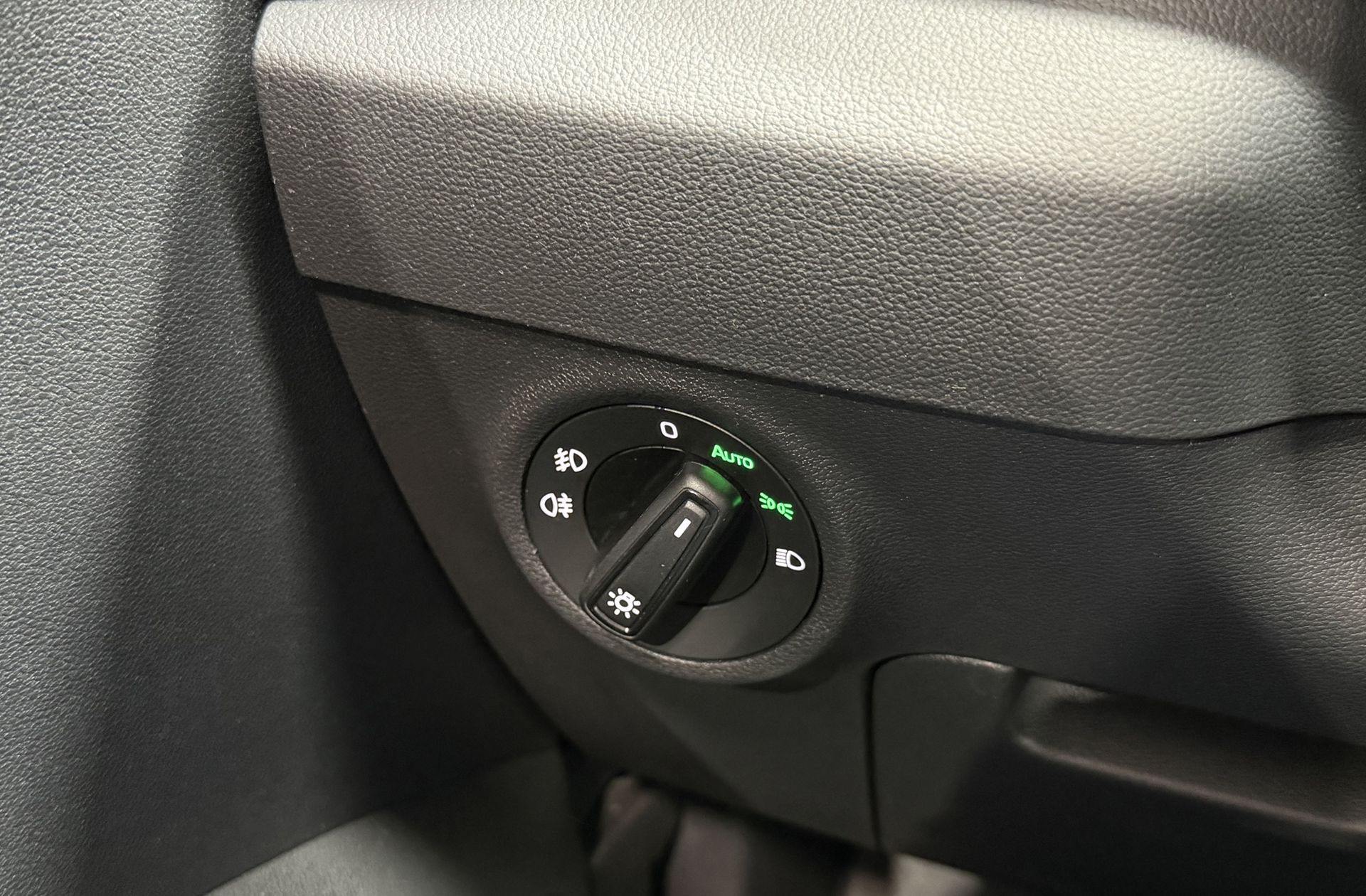 Škoda Karoq 1.0 TSI Selection - foto 22