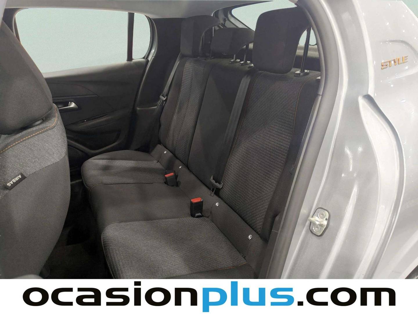 Foto asientos traseros Peugeot 208 Peugeot 208 Style Hybrid 110 eDCS6 (110 CV)