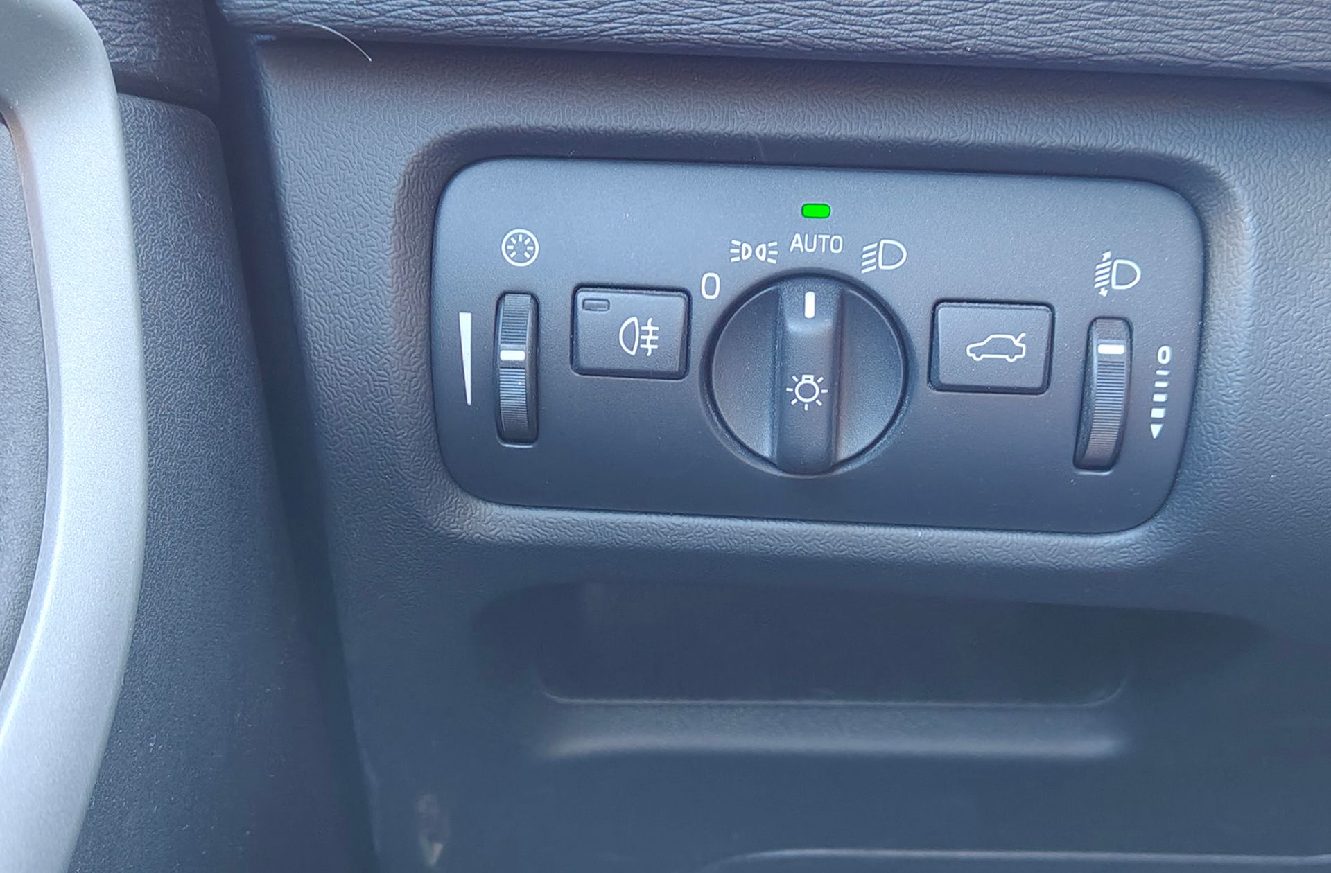 Volvo V40 D2 Kinetic - foto 27
