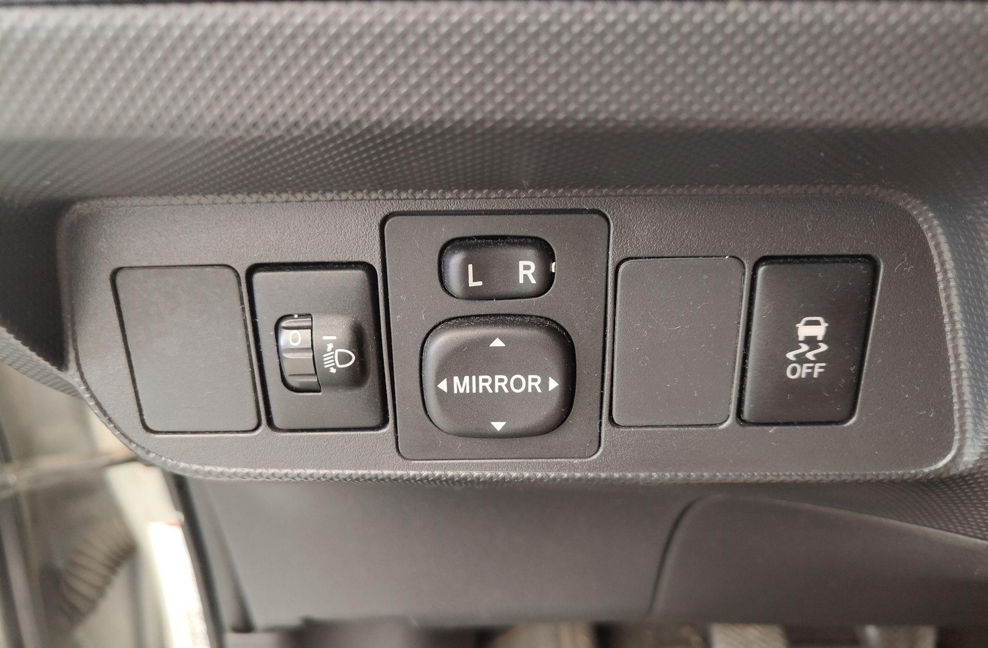 Toyota Auris 1.4 VVT-i - foto 24