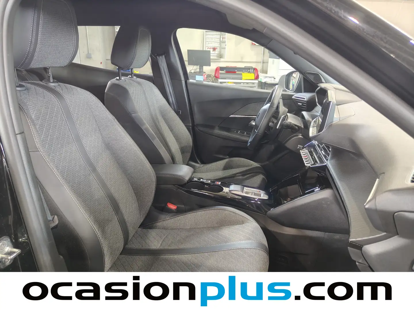 Foto Peugeot 2008 Peugeot 2008 Allure Hybrid eDCS6  (136 CV)