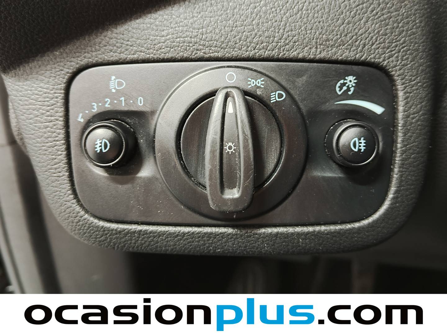 Extras y acabados del Ford C-Max Ford C-Max 1.5 TDCI Trend+ (120 CV)