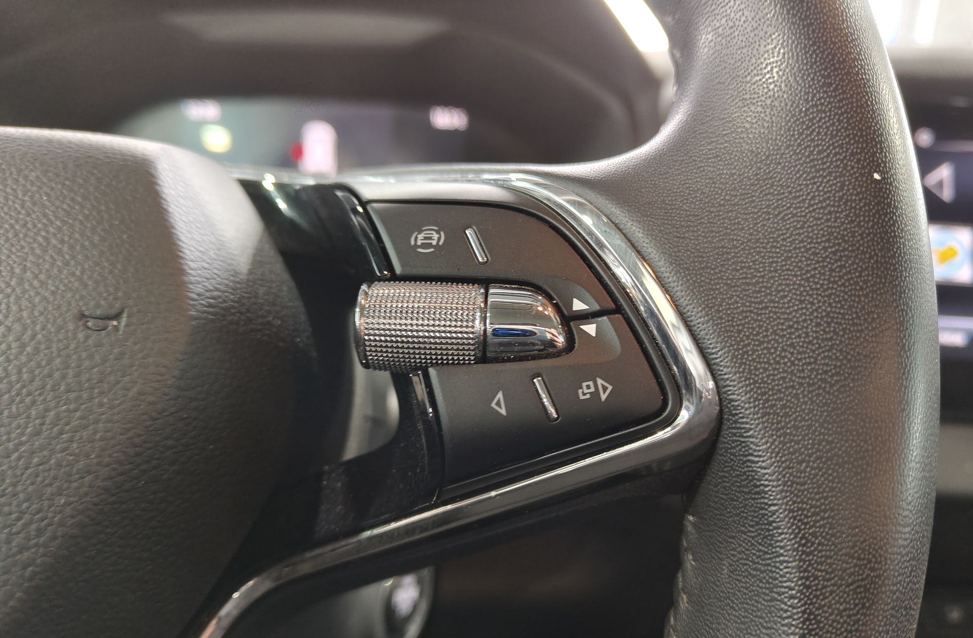 Škoda Karoq 2.0 TDI Selection - foto 26