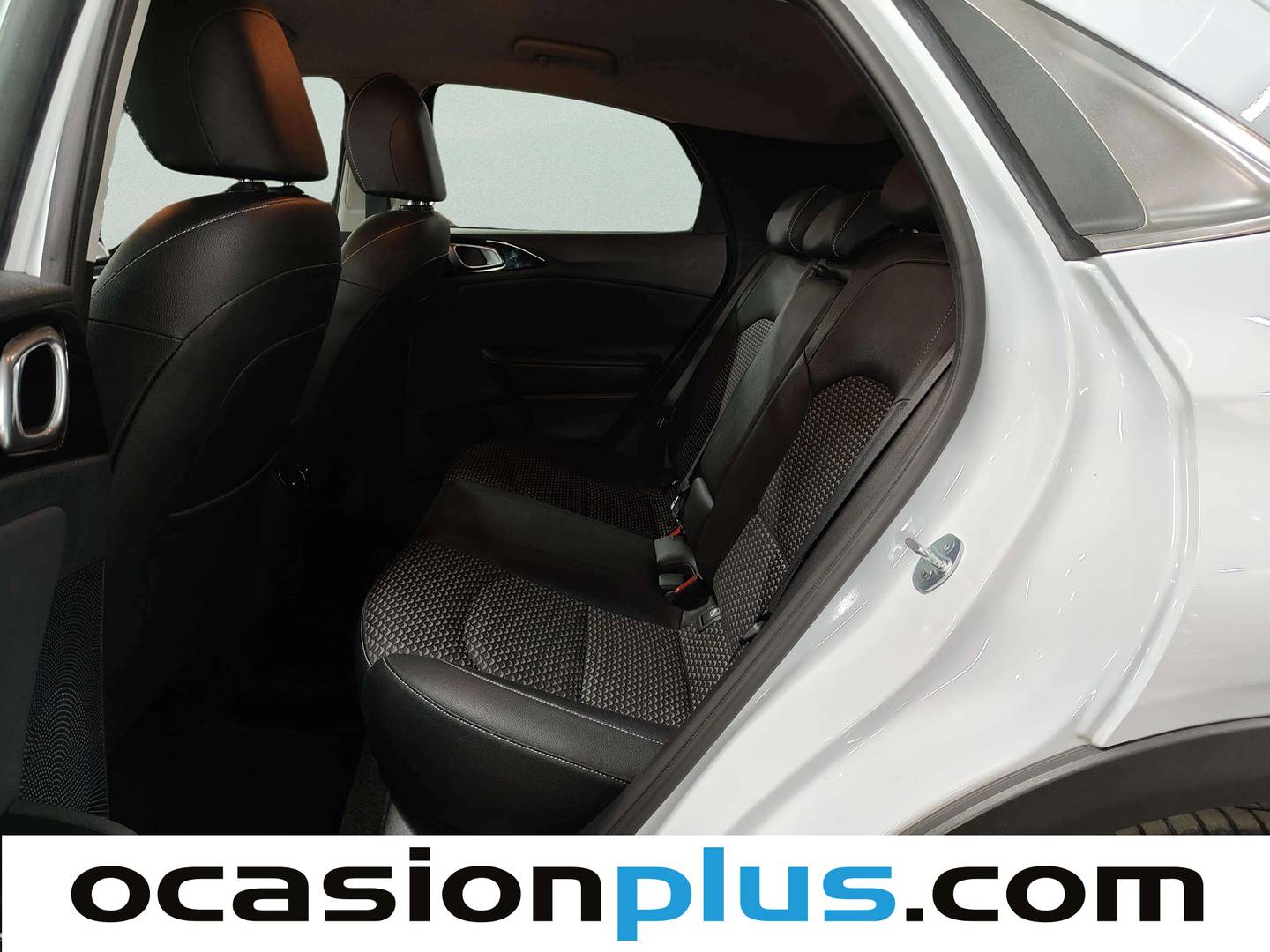 Foto asientos traseros KIA XCeed KIA XCeed 1.0 T-GDi Tech (120 CV)