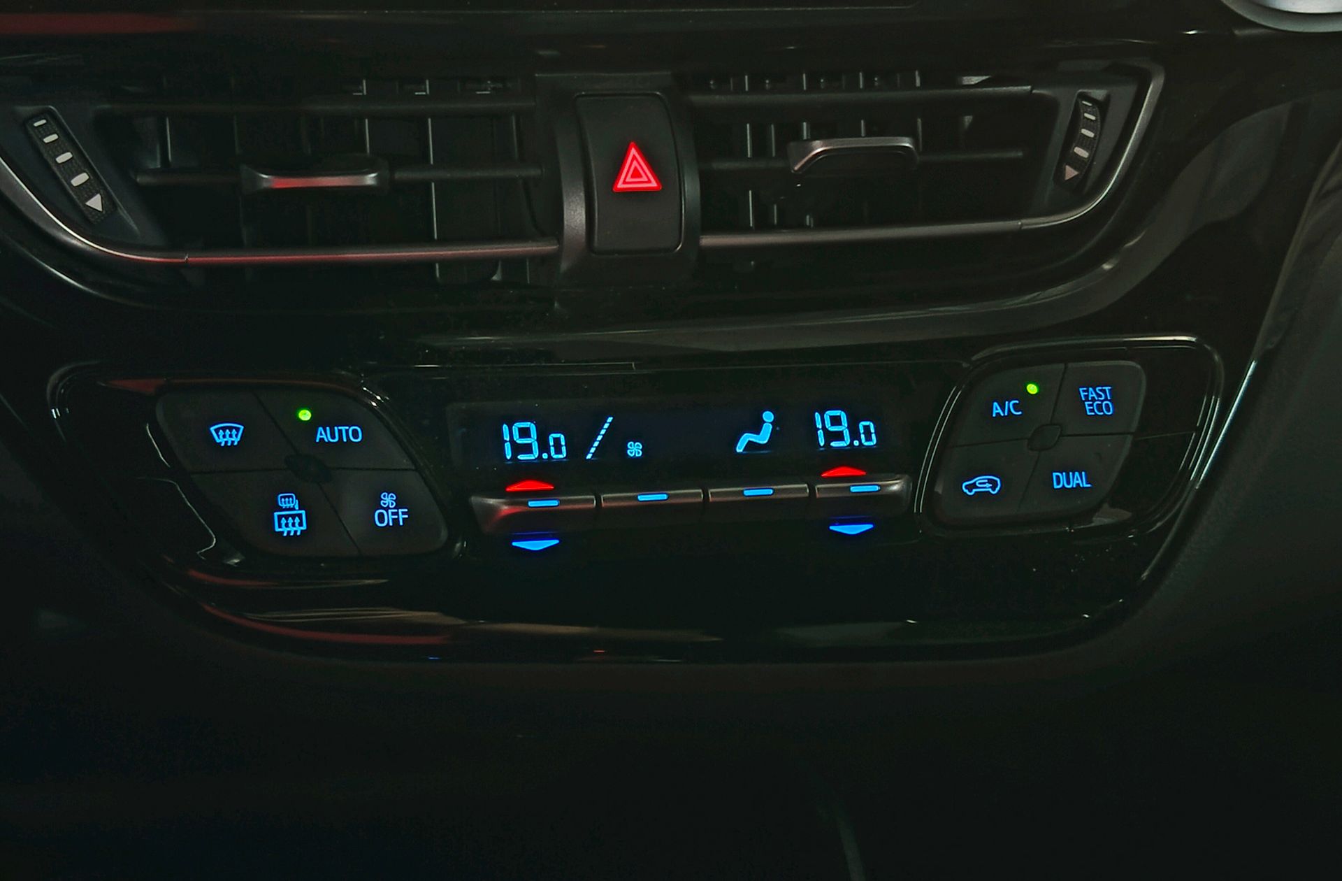 Toyota C-HR 180H Advance - foto 30