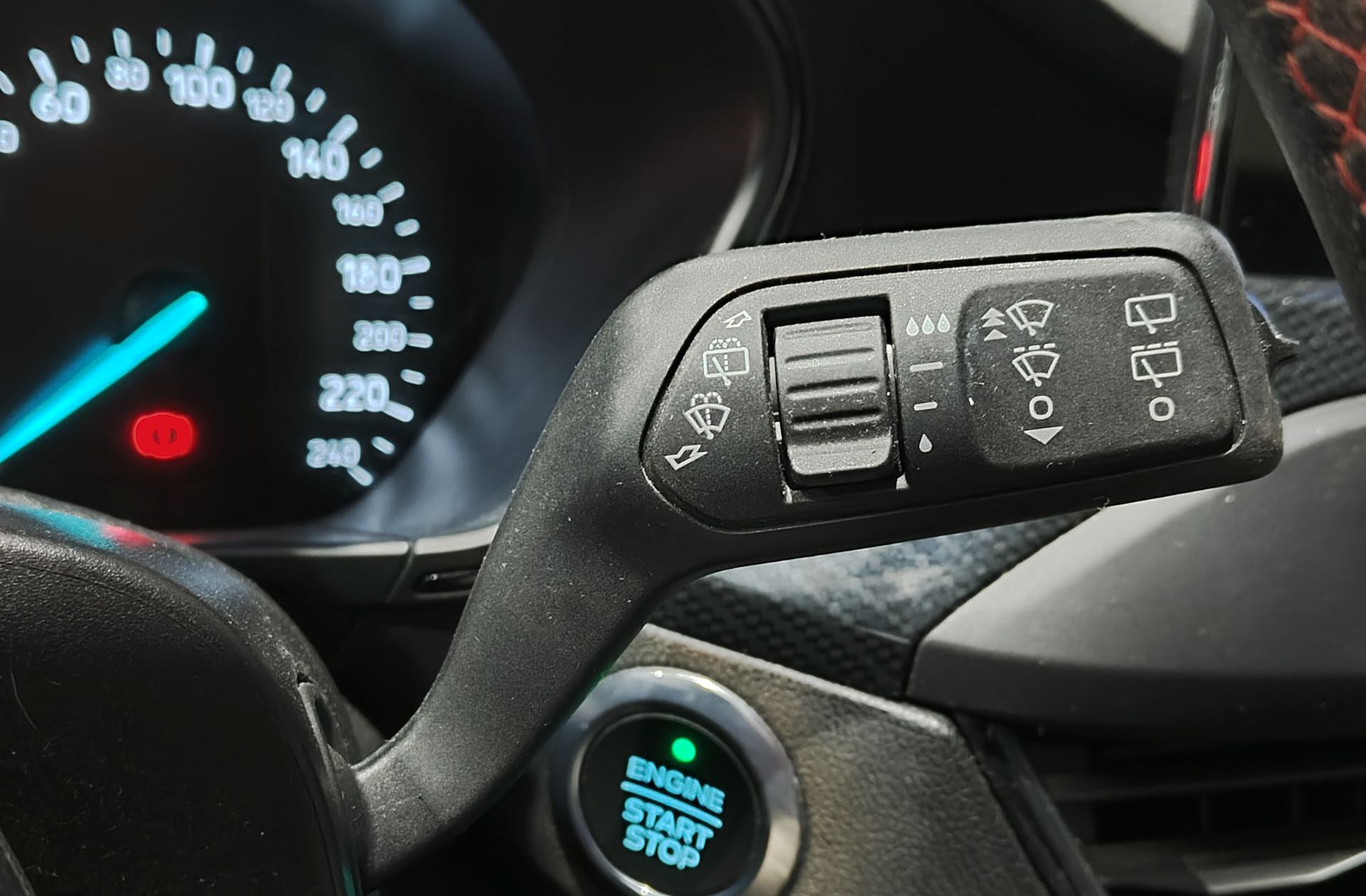 Ford Focus 1.0 EcoBoost ST-Line - foto 29