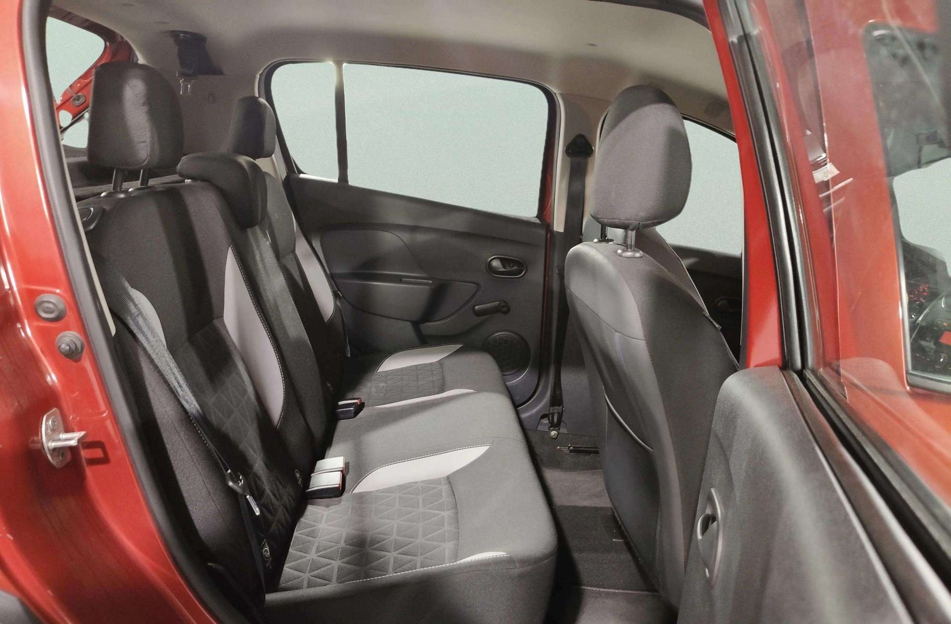 Dacia Sandero Stepway TCe - foto 13