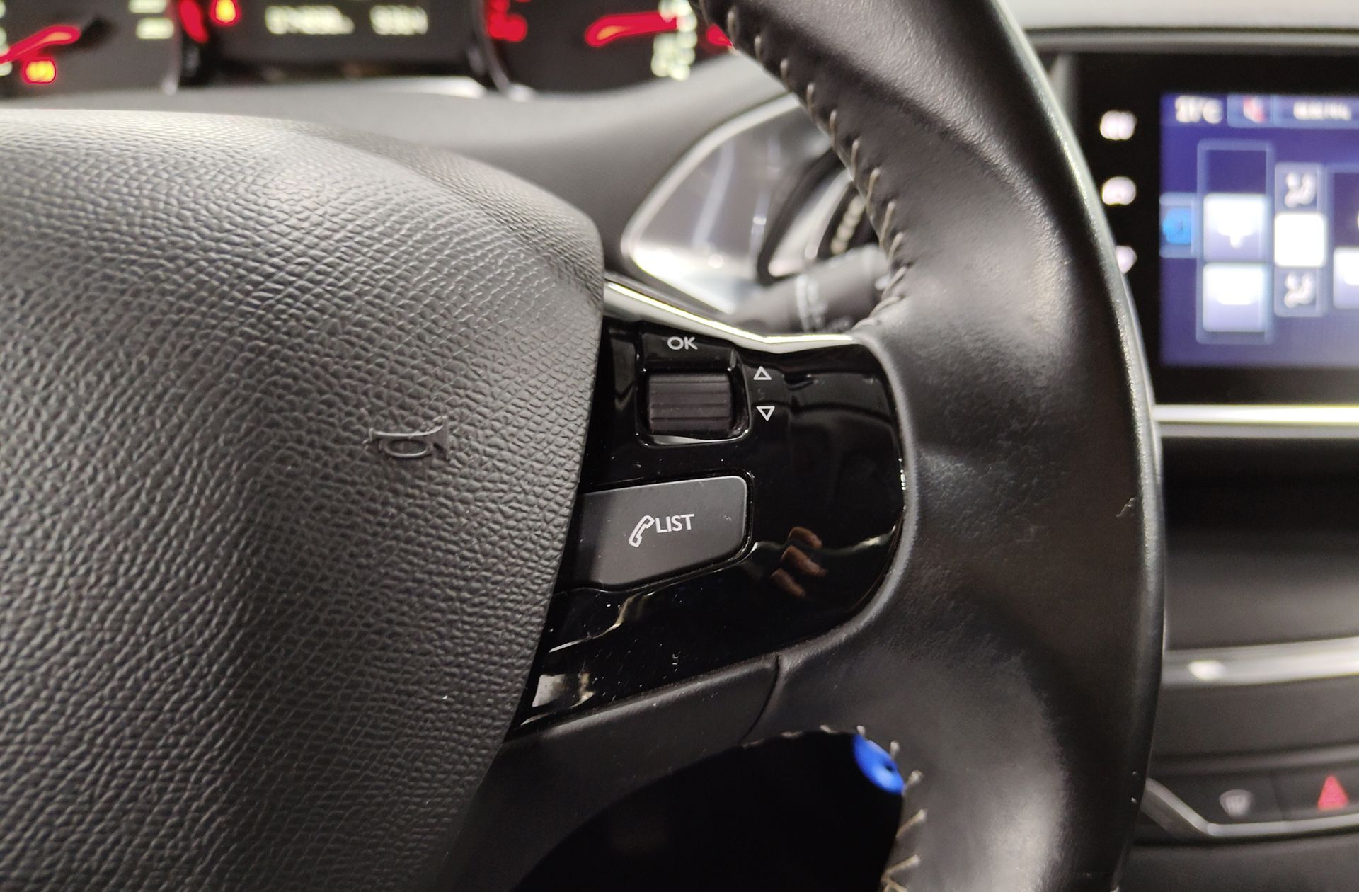 Peugeot 308 BlueHDi 100 Style - foto 29