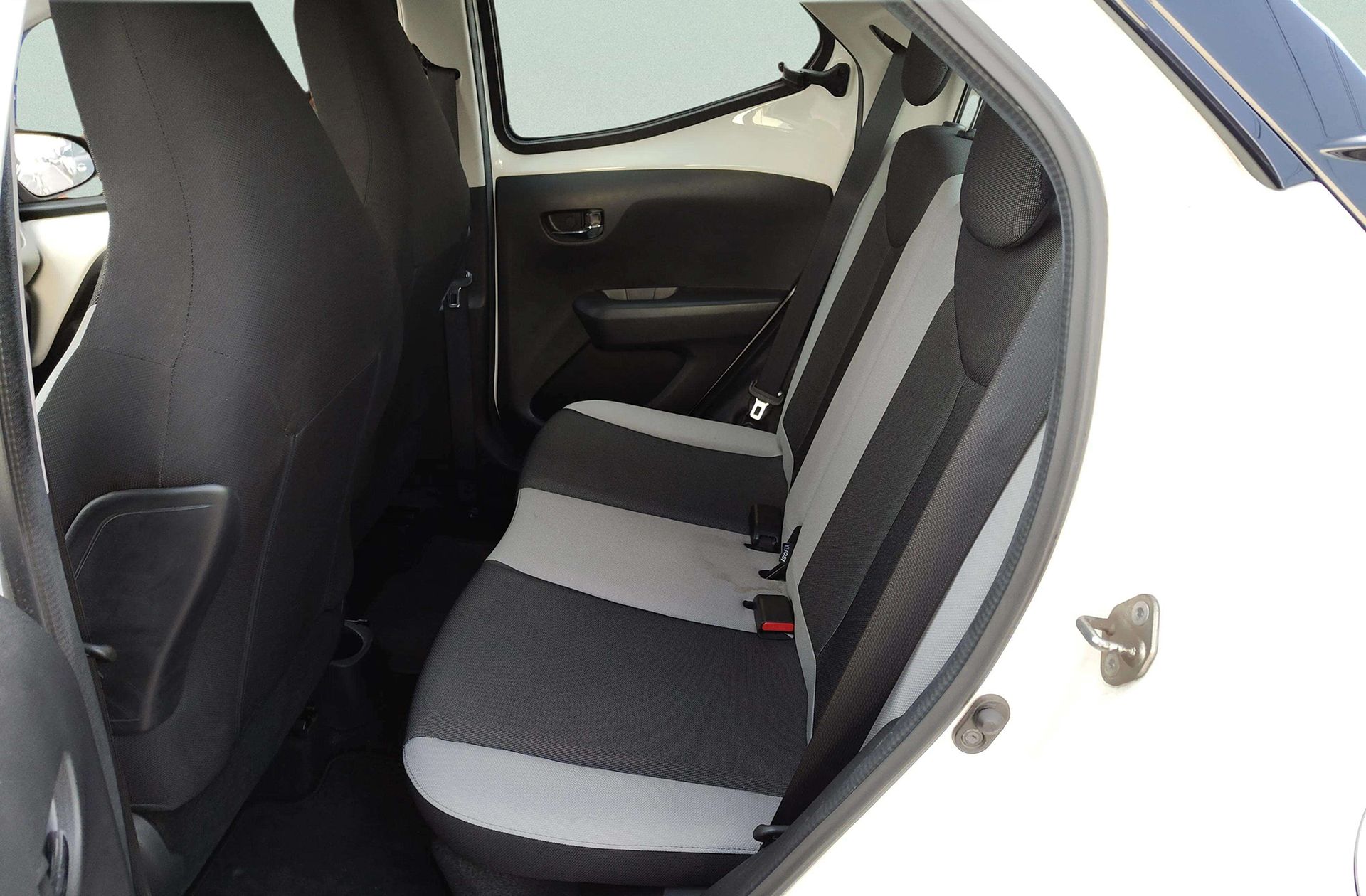 Toyota Aygo 1.0 70 x-play - foto 10