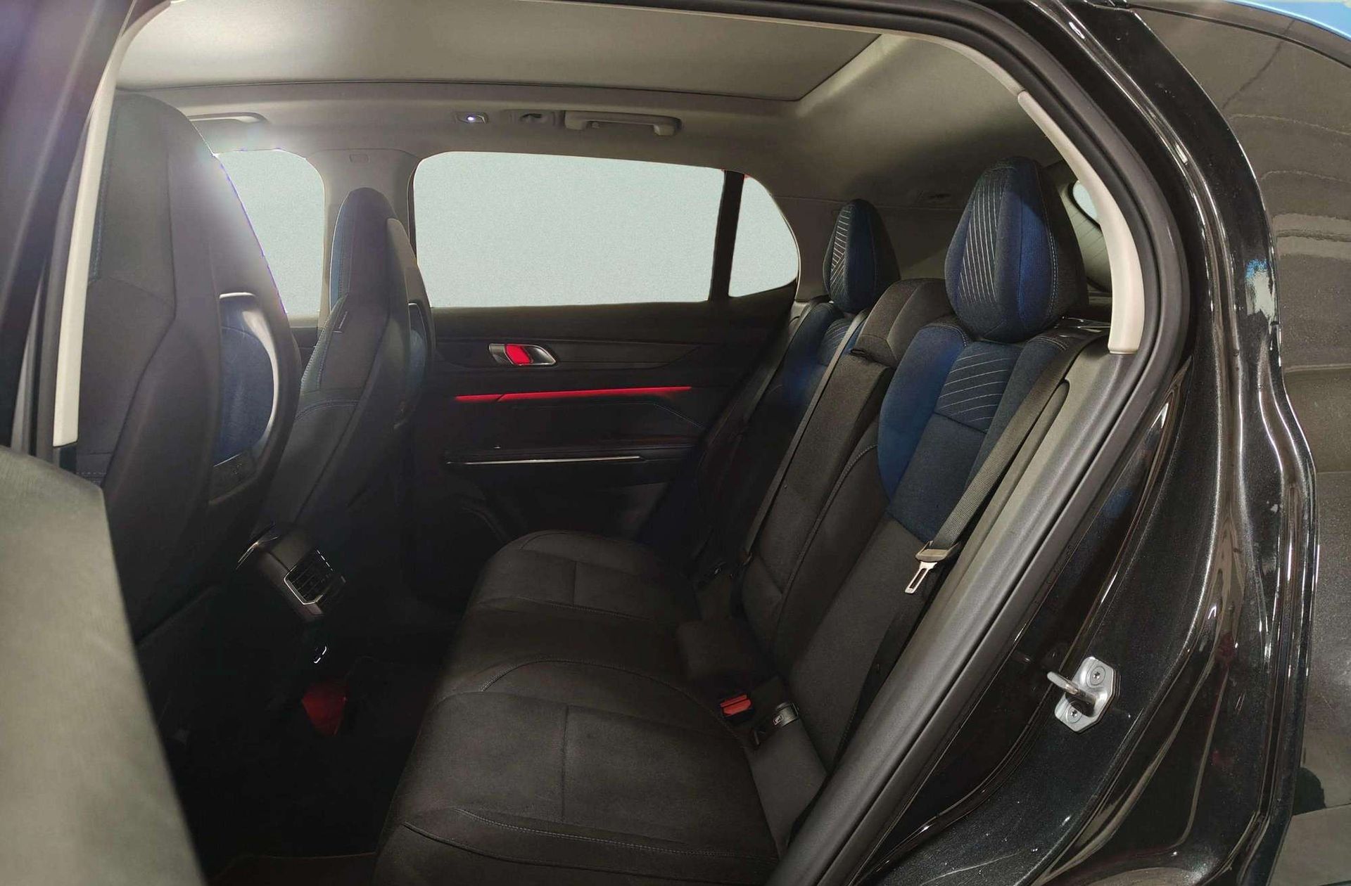 Lynk & Co 01 1.5 PHEV - foto 13