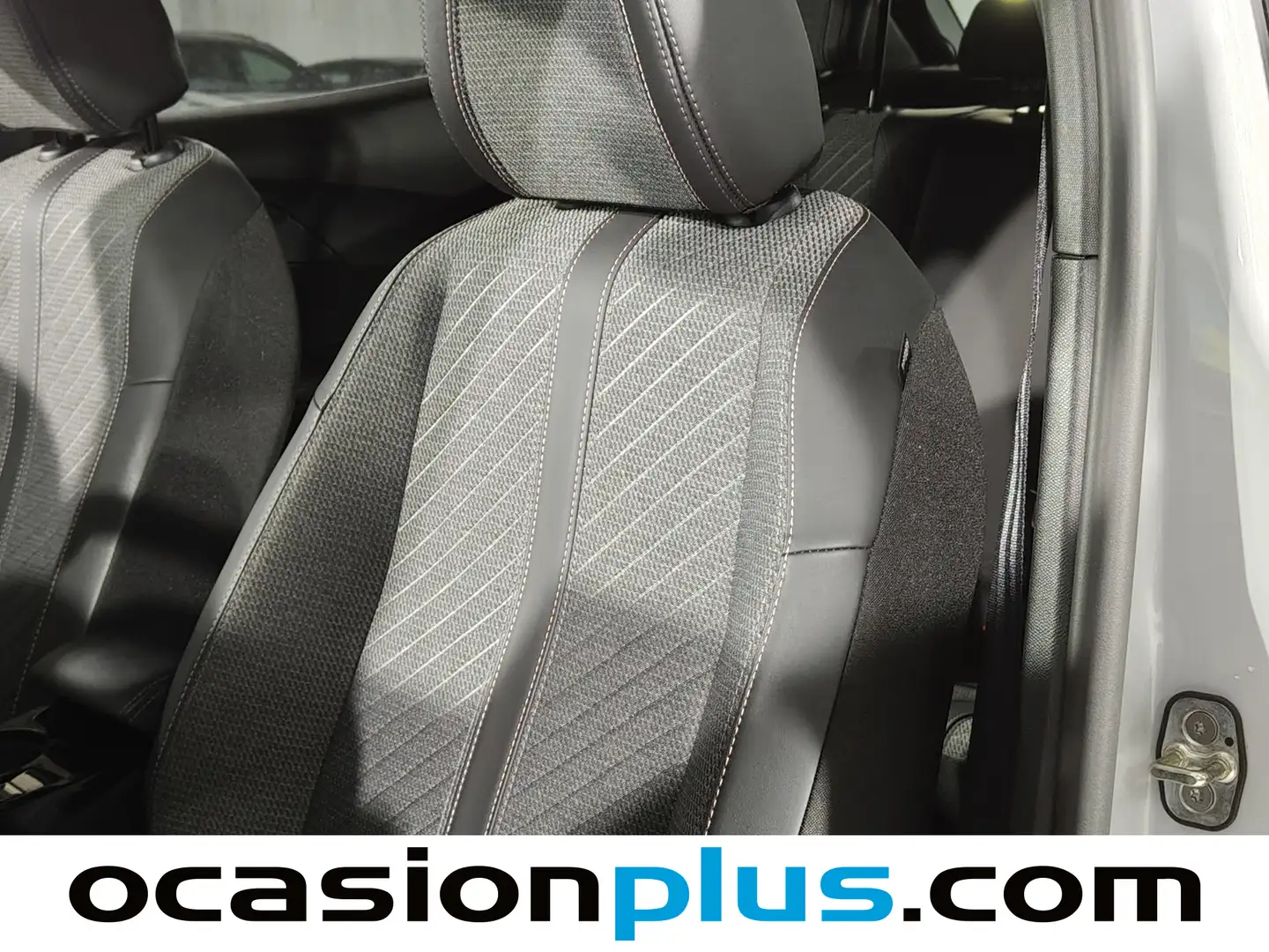 Foto Peugeot 2008 Peugeot 2008 PureTech 100 S&S Allure (100 CV)