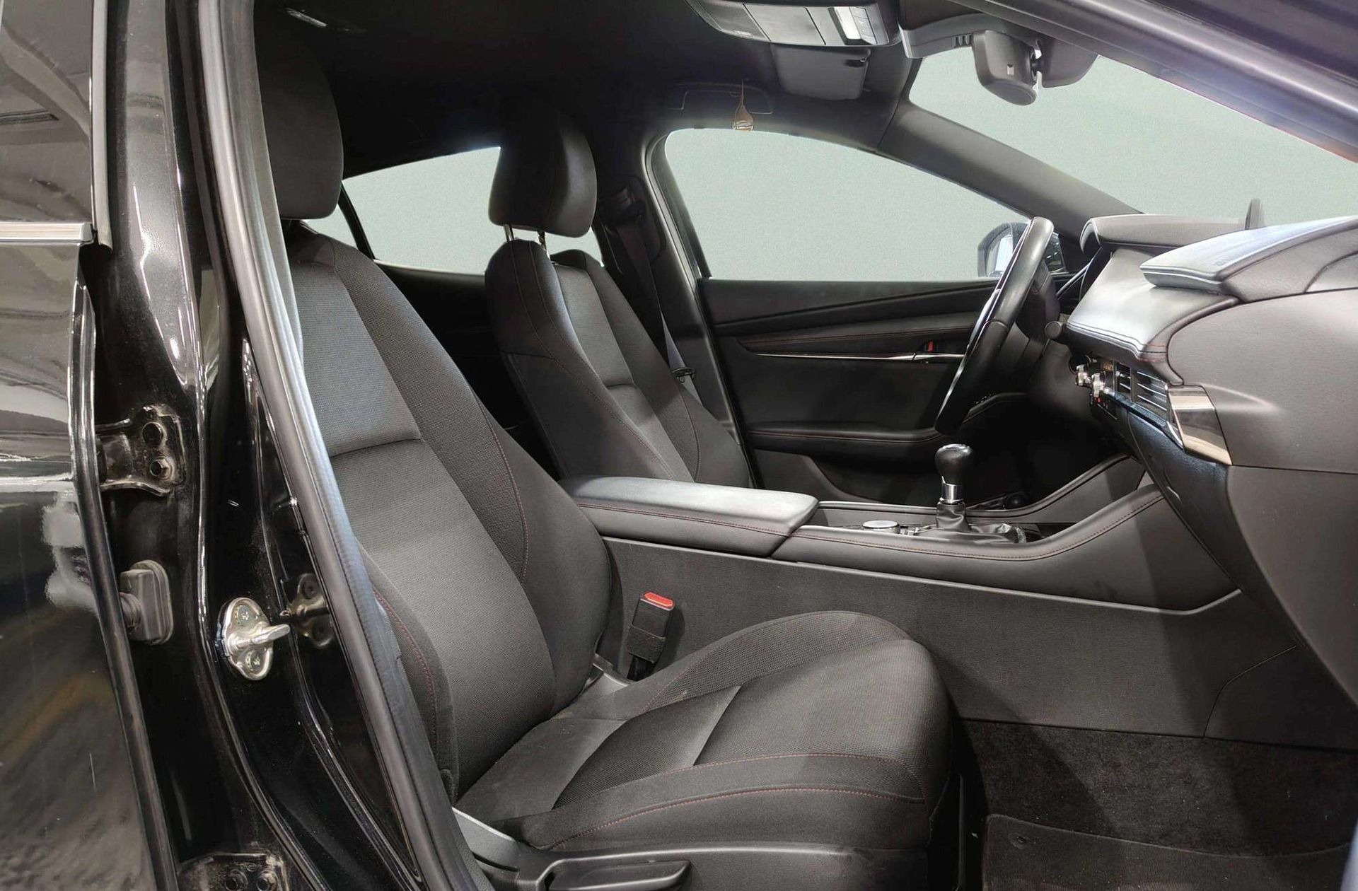 Mazda Mazda3 2.0 e-SKYACTIV-G Homura - foto 18