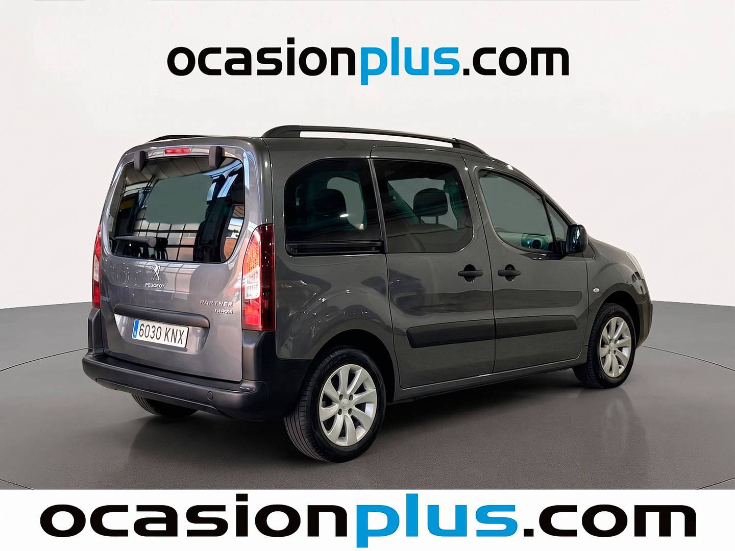 Foto trasera Peugeot Partner Peugeot Partner Tepee Combi 1.2 PureTech Adventure Edition (110 CV) izquierda