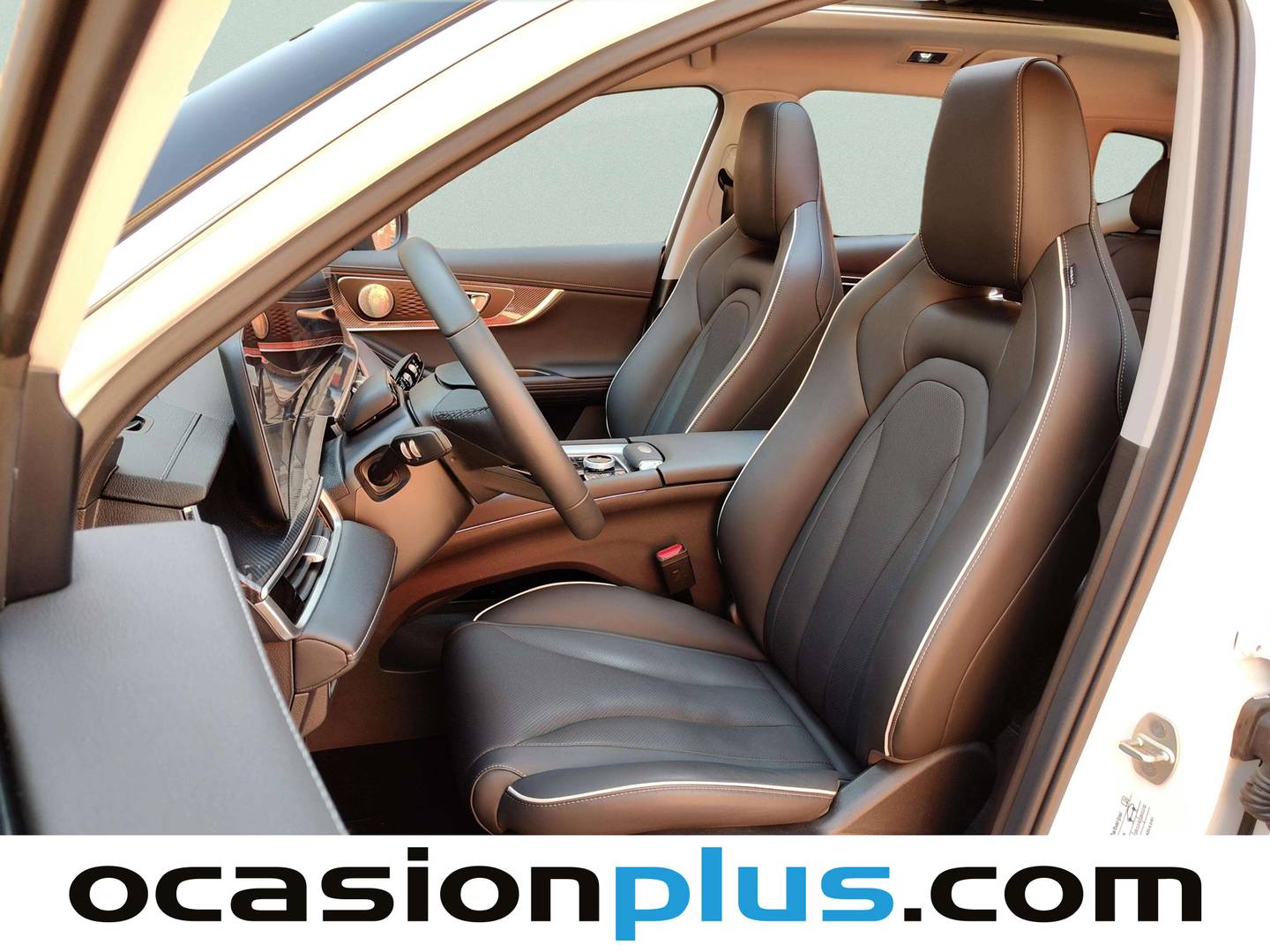 Foto asientos delanteros EBRO S700 EBRO S700 1.6 TGDI Luxury 7 DCT (147 CV)