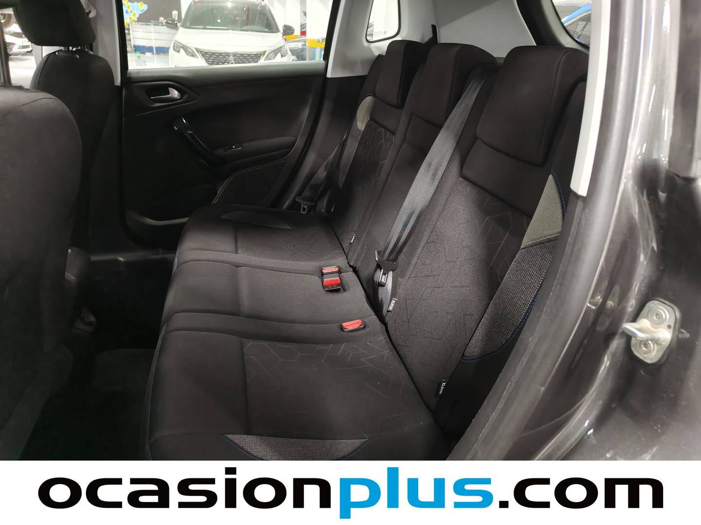 Foto Peugeot 2008 Peugeot 2008 PureTech 110 S&S Signature (110 CV)