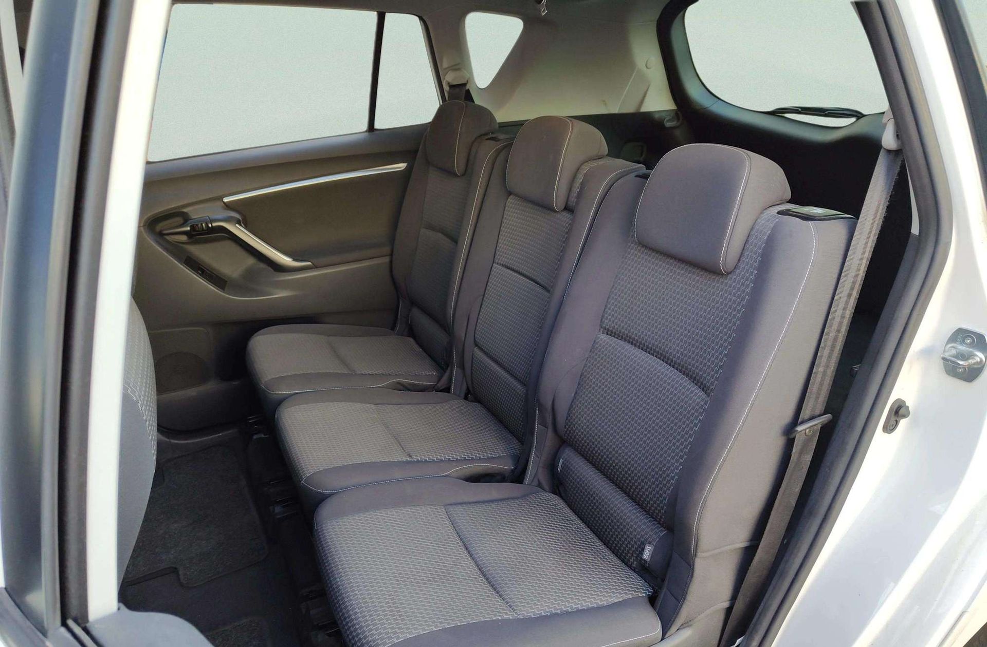 Toyota Verso 115D Advance - foto 12