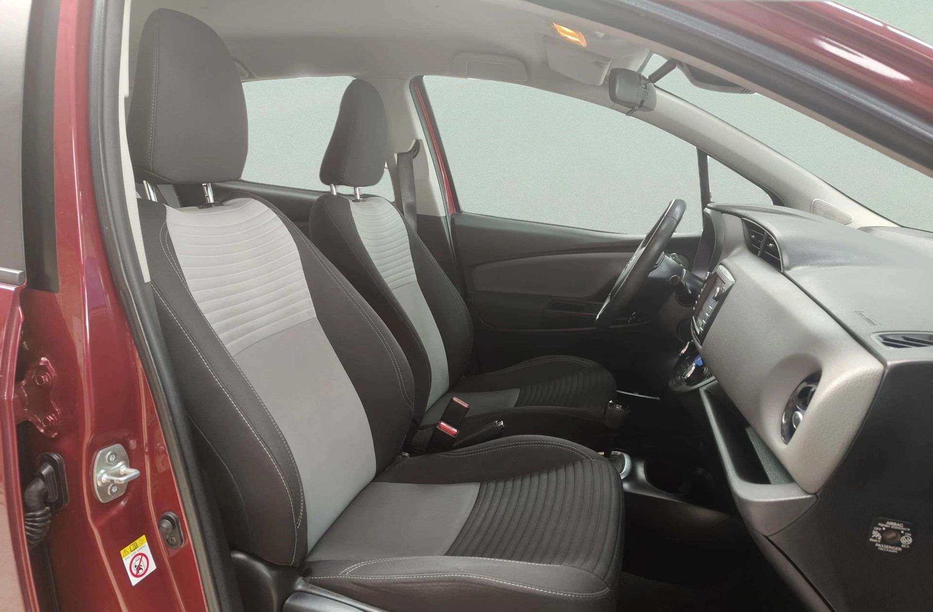 Toyota Yaris 1.5 Hybrid Active - foto 17