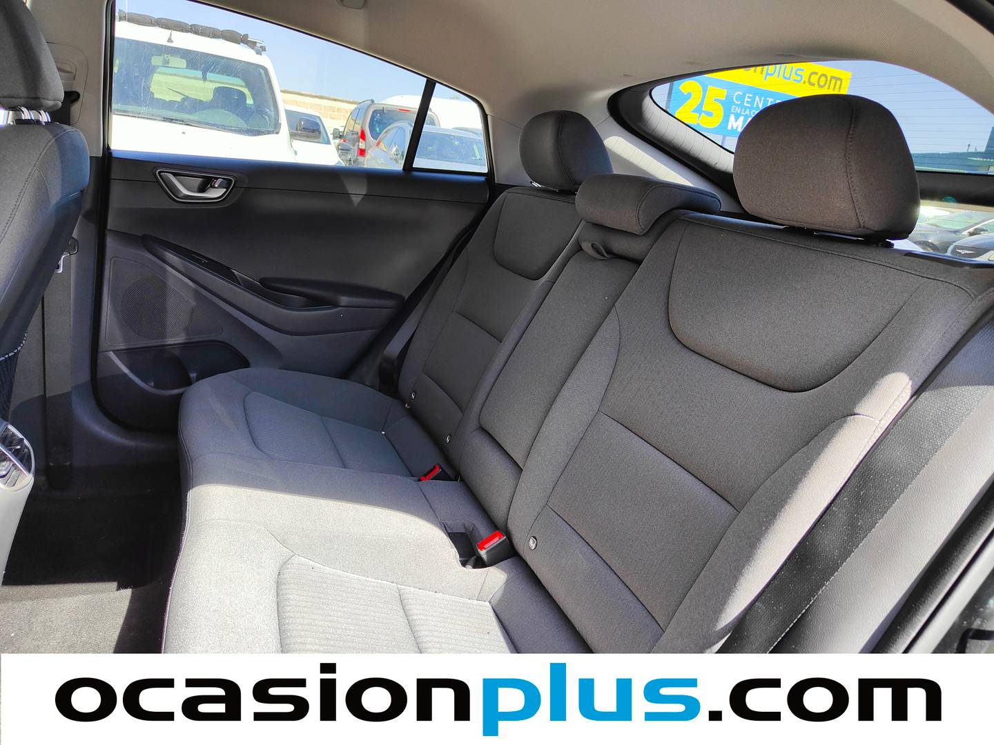 Foto asientos traseros Hyundai IONIQ Hyundai Ioniq EV Tecno (136 CV)