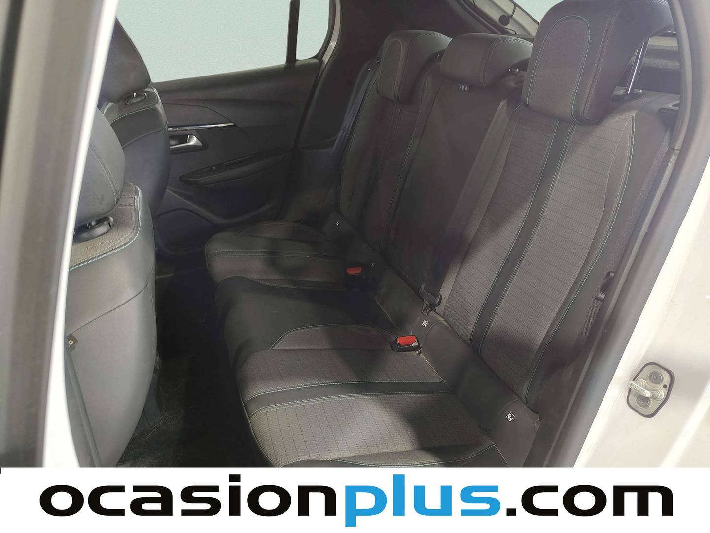 Foto asientos traseros Peugeot 208 Peugeot 208 PureTech 100 Allure EAT8 (100 CV)