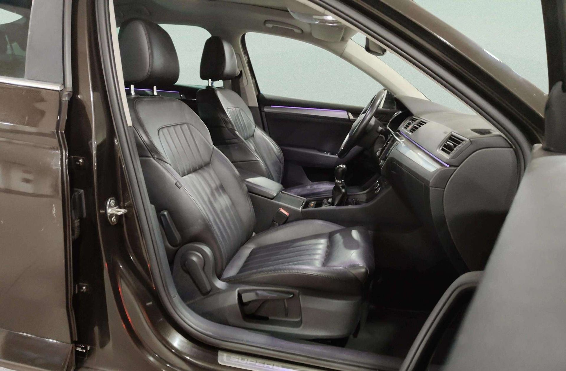 Škoda Superb 1.4 TSI Style 4x4 - foto 20