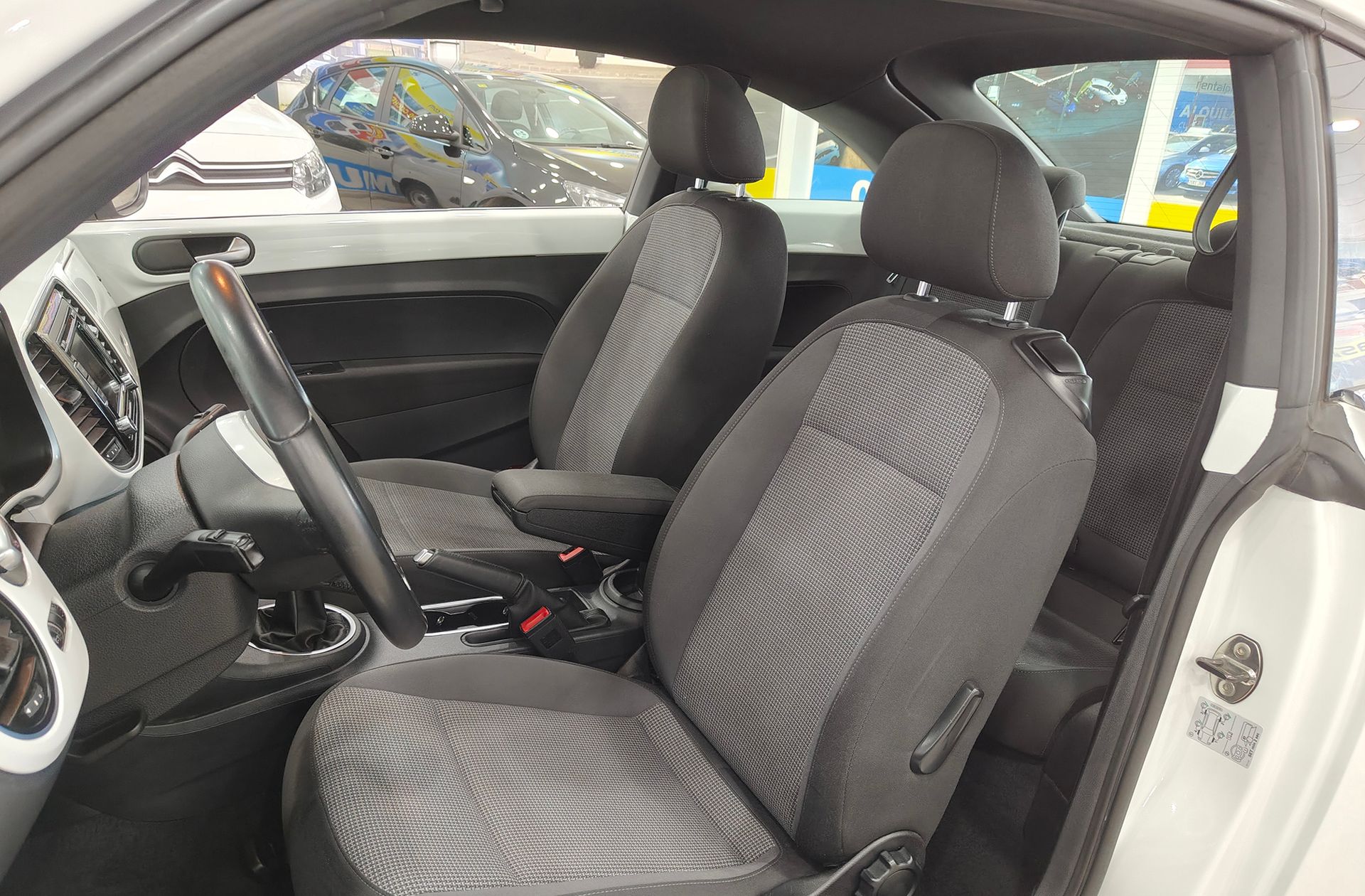 Volkswagen Beetle 1.6 TDI Design - foto 10