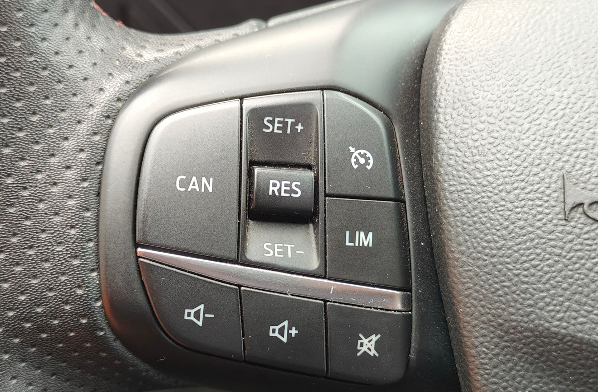 Ford Fiesta 1.0 EcoBoost MHEV ST-Line - foto 32