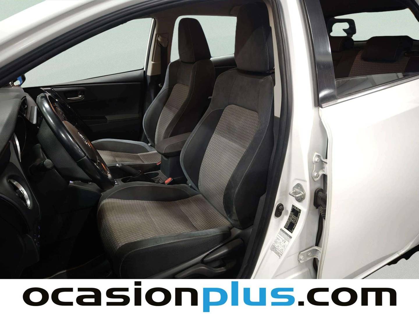 Foto asientos delanteros Toyota Auris Toyota Auris 140H Hybrid Feel! Edition (136 CV)