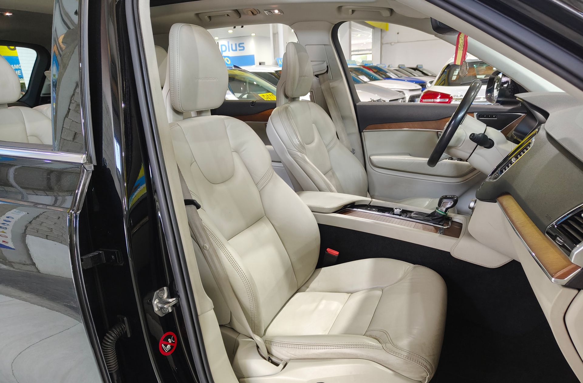 Volvo XC90 D5 Inscription AWD 7 plazas - foto 25