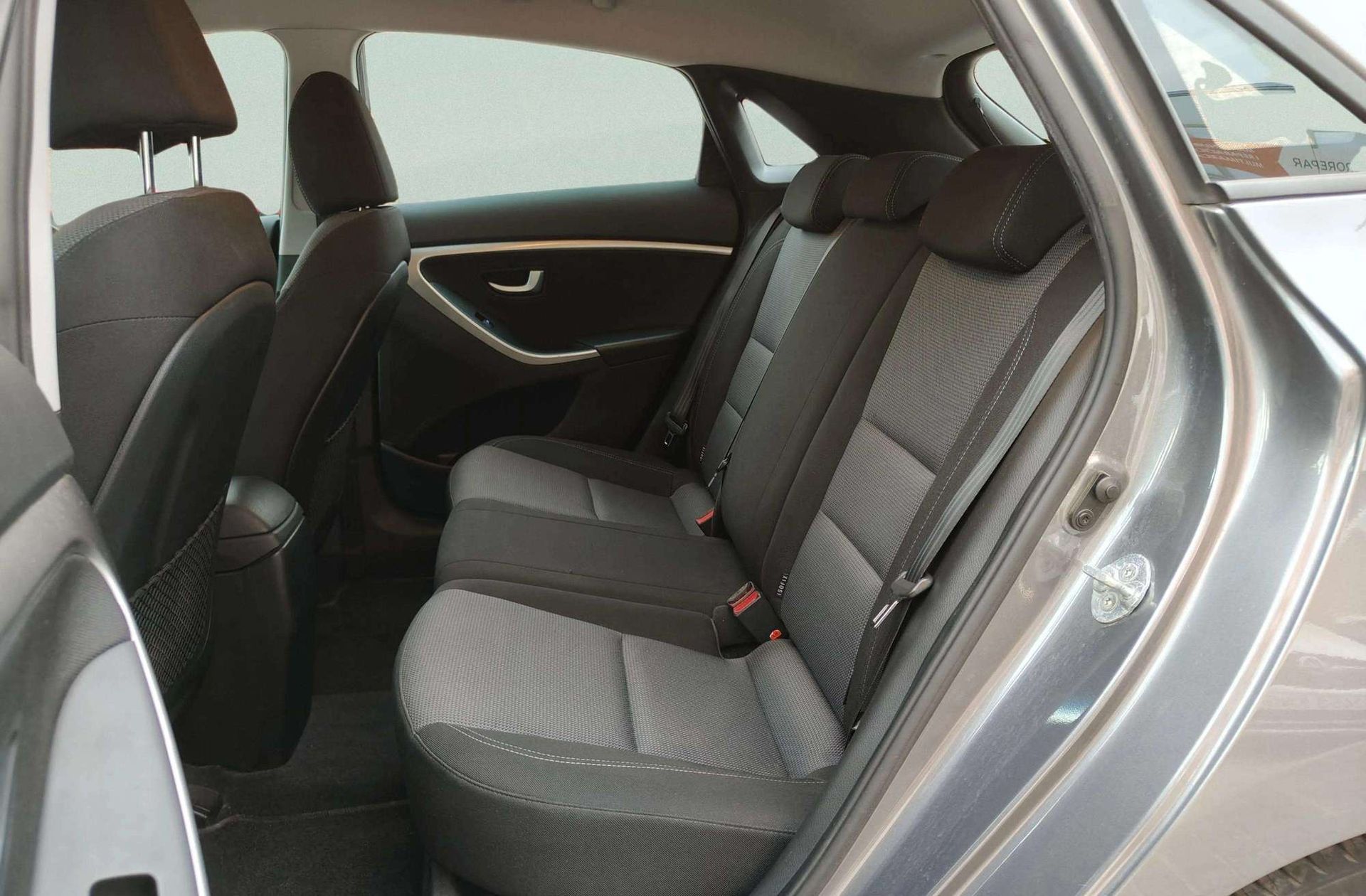 Hyundai i30 1.6 GDi BlueDrive Tecno - foto 10