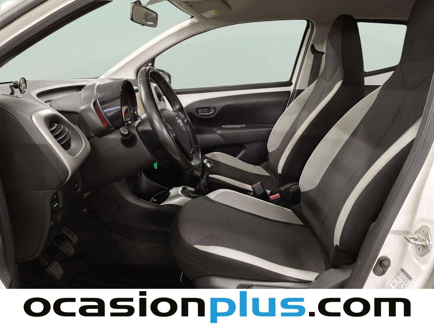 Foto asientos delanteros Toyota Aygo Toyota Aygo 1.0 70 x-play (69 CV)