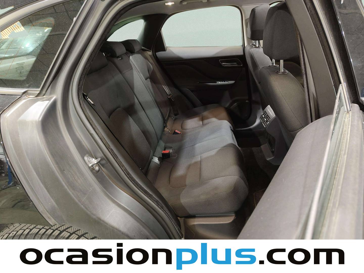 Foto Jaguar F-Pace Jaguar F-PACE 2.0L i4D Pure AWD (180 CV)