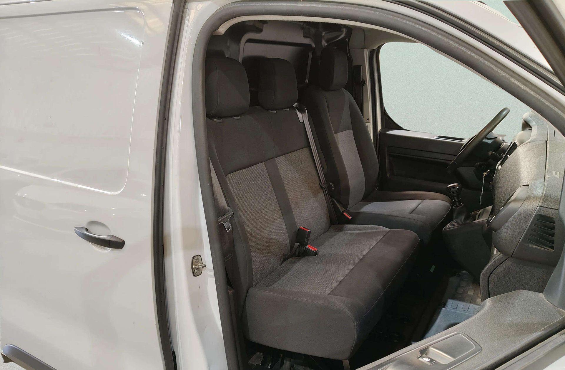 Peugeot Expert Furgon BlueHDi 100 Standard - foto 16