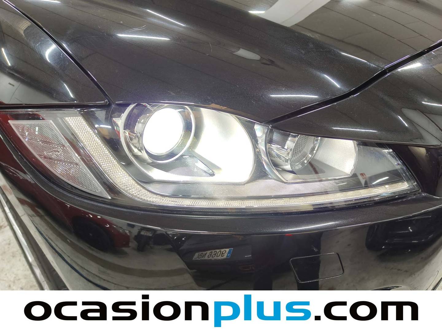 Foto Jaguar F-Pace Jaguar F-PACE 2.0T i4 Prestige AWD Auto (250 CV)