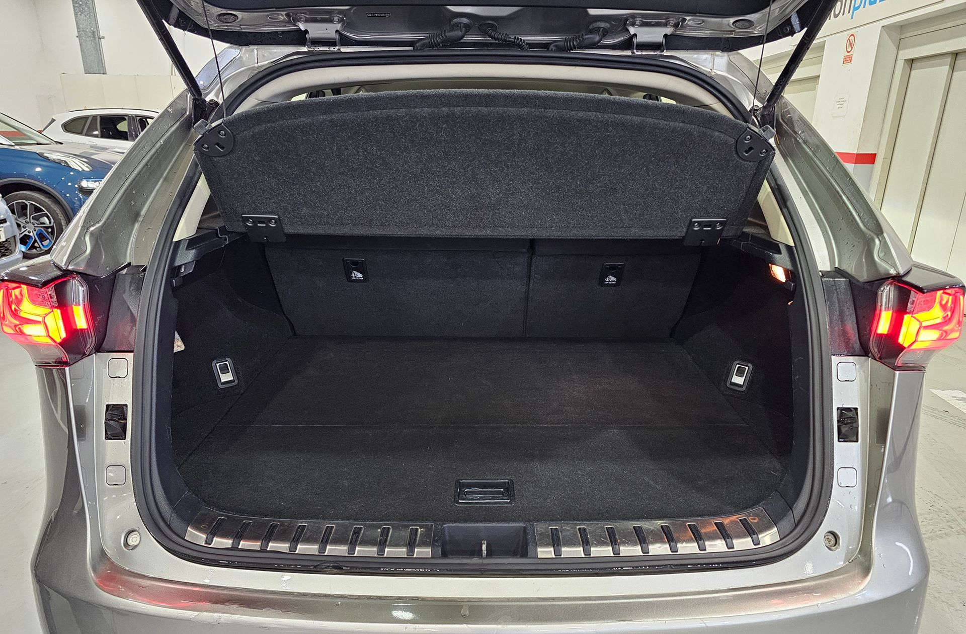 Lexus NX 300h Corporate 2WD - foto 16
